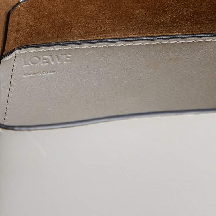 Pre Owned Loewe White Leather Bamboo Bucket Bag 