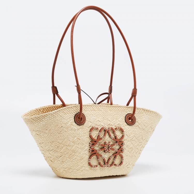 Pre Owned Loewe Beige Woven Straw and Leather Small Anagram Basket Shoulder Bag