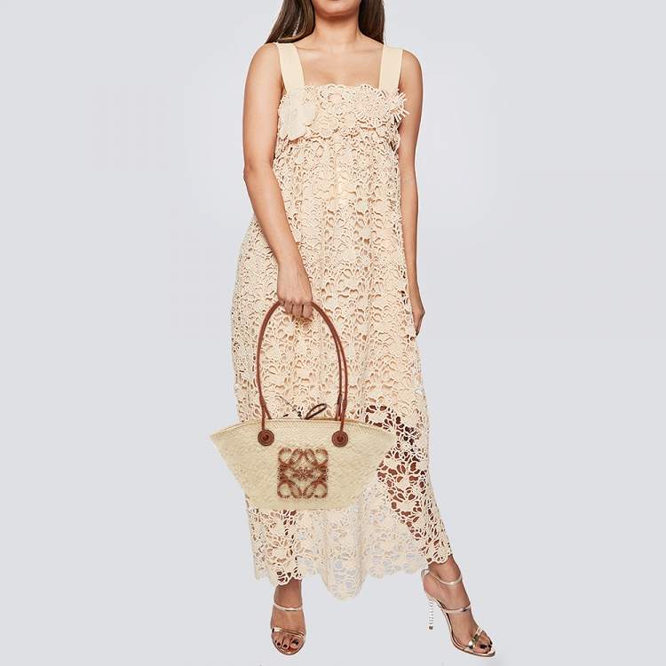 Pre Owned Loewe Beige Woven Straw and Leather Small Anagram Basket Shoulder Bag