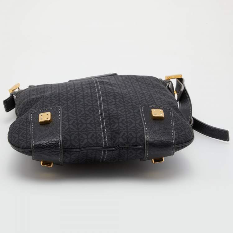 Pre Owned Loewe Black Signature Canvas and Leather Hobo