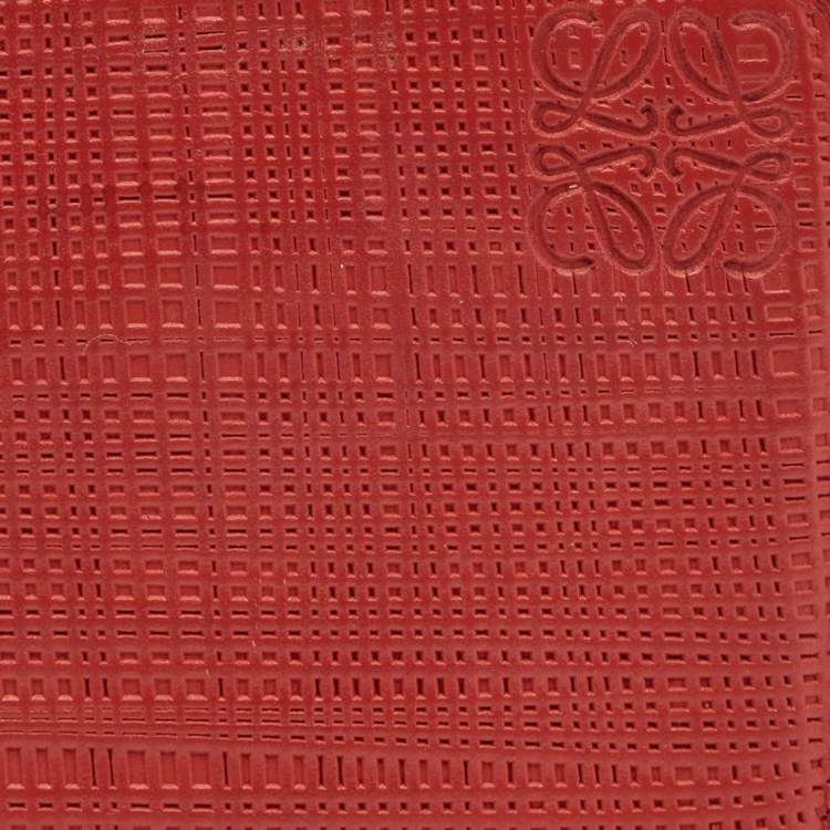 Pre Owned Loewe Red Textured Leather Zip Around Continental Wallet 