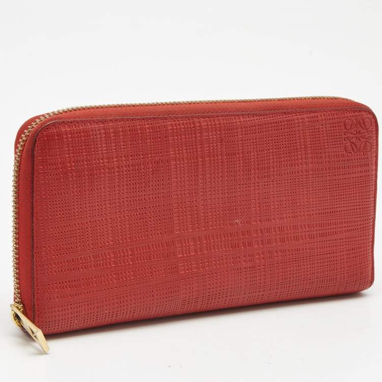 Pre Owned Loewe Red Textured Leather Zip Around Continental Wallet 