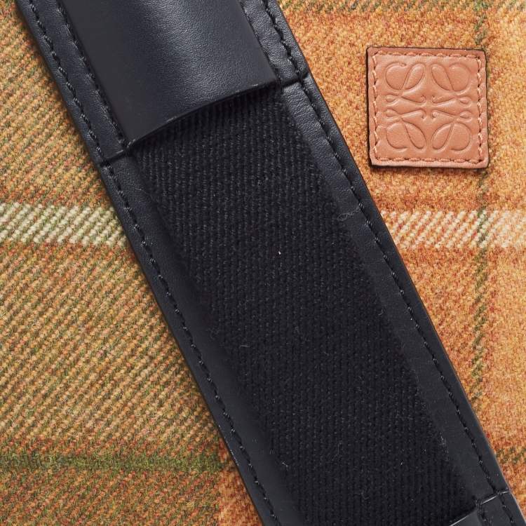 Pre Owned Loewe Tan/Black Wool and Leather Messenger Bag