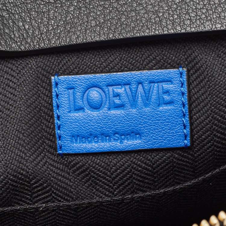 Pre Owned Loewe Black Heart Printed Leather T Slim Pouch
