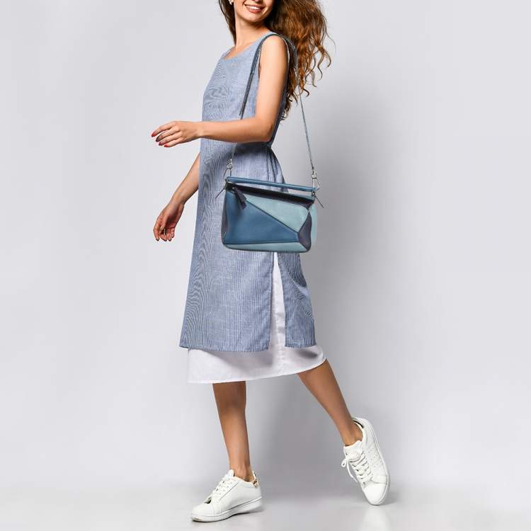 トートバッグ LOEWE Pastel Light Blue Leather Small Puzzle Handbag LOEWE Calfskin Small Puzzle Bag Light Blue 1349207