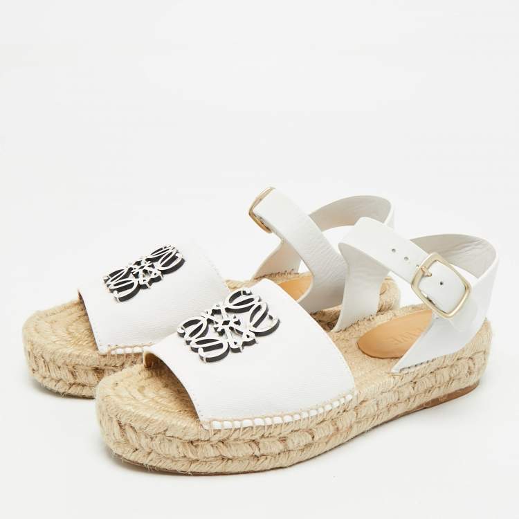 مملوكة مسبقًا Loewe Anagram Size 38 White Canvas and Leather Espadrille Ankle Strap Sandals
