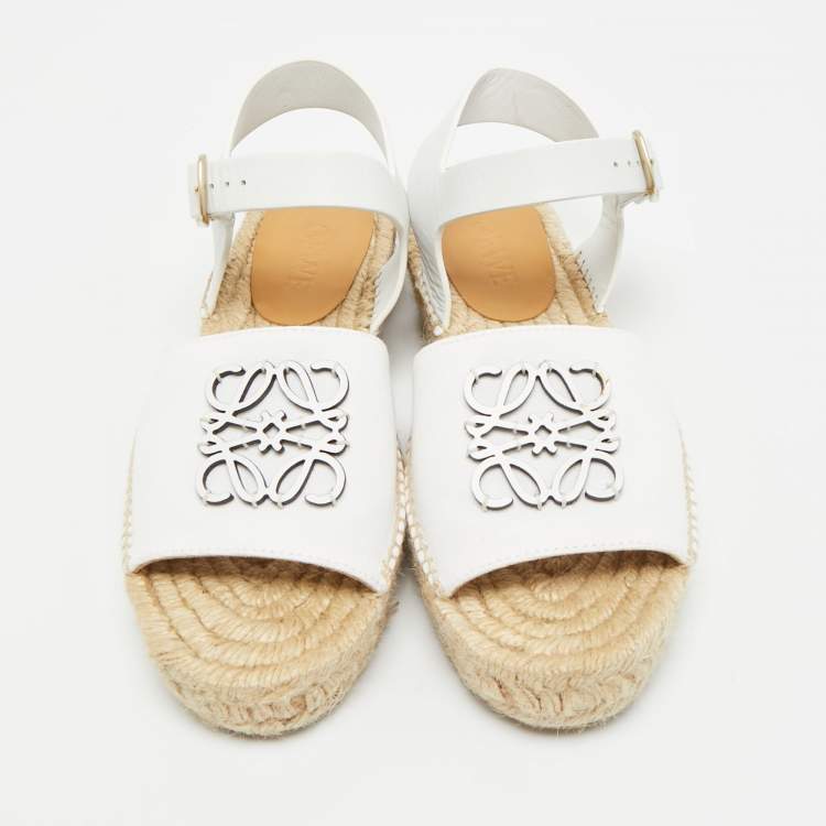 مملوكة مسبقًا Loewe Anagram Size 38 White Canvas and Leather Espadrille Ankle Strap Sandals