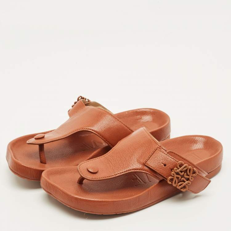 Pre Owned Loewe Logo Plague Size 37 Brown Leather Thong Flat Slide