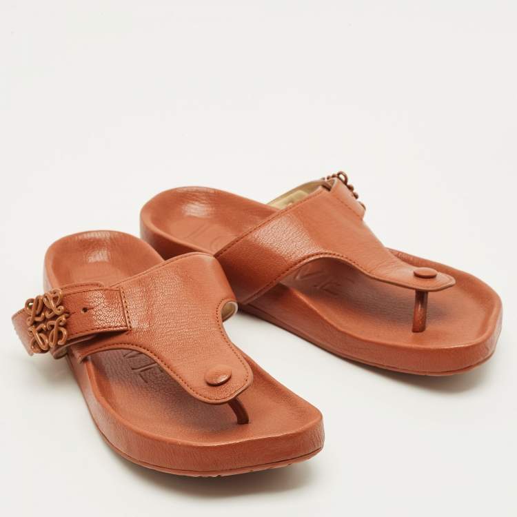 Pre Owned Loewe Logo Plague Size 37 Brown Leather Thong Flat Slide