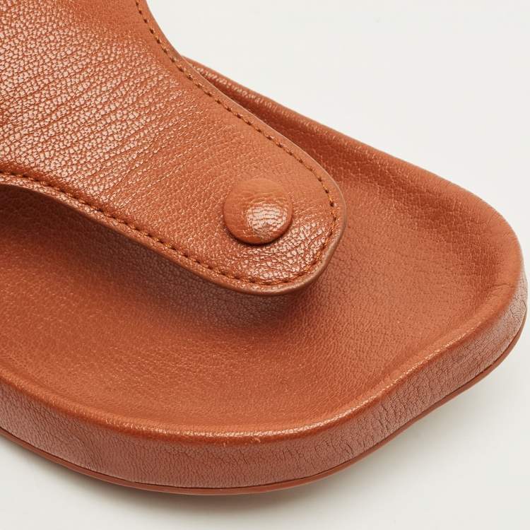 Pre Owned Loewe Logo Plague Size 37 Brown Leather Thong Flat Slide