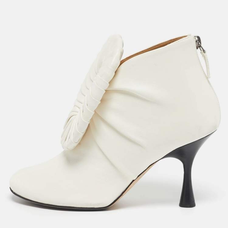 Pre Owned Loewe Pleated Buckle Size 36 White Leather Booties