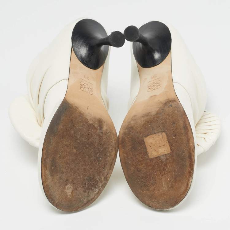 Pre Owned Loewe Pleated Buckle Size 36 White Leather Booties