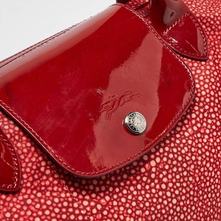 Pre Owned Longchamp Red Stingray Print Nylon and Patent Leather Le Pliage Neo Tote