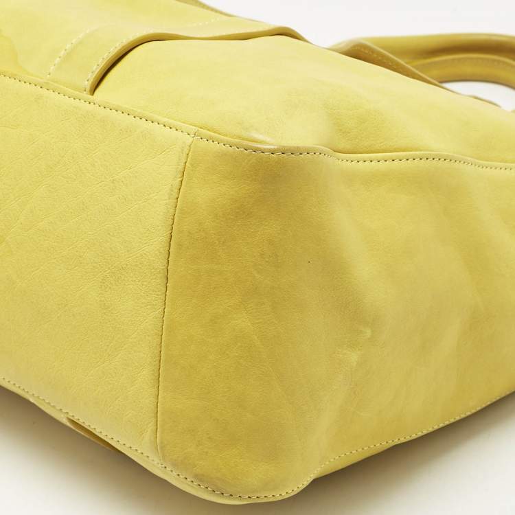 Pre Owned Longchamp Yellow Leather Large 3D Tote
