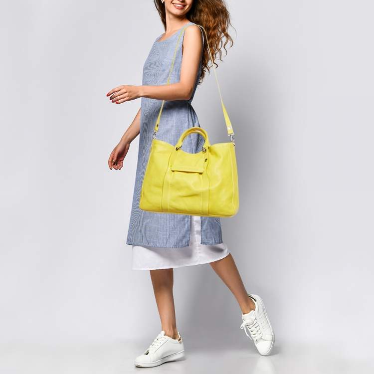 Pre Owned Longchamp Yellow Leather Large 3D Tote