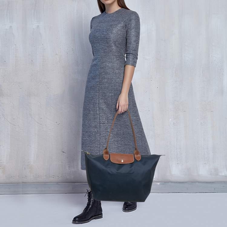 مملوكة مسبقًا Longchamp Navy Blue/Brown Nylon Large Le Pliage Tote