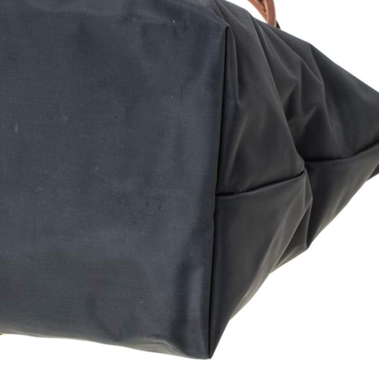 مملوكة مسبقًا Longchamp Dark Grey Nylon and Leather Medium Le Pliage Tote