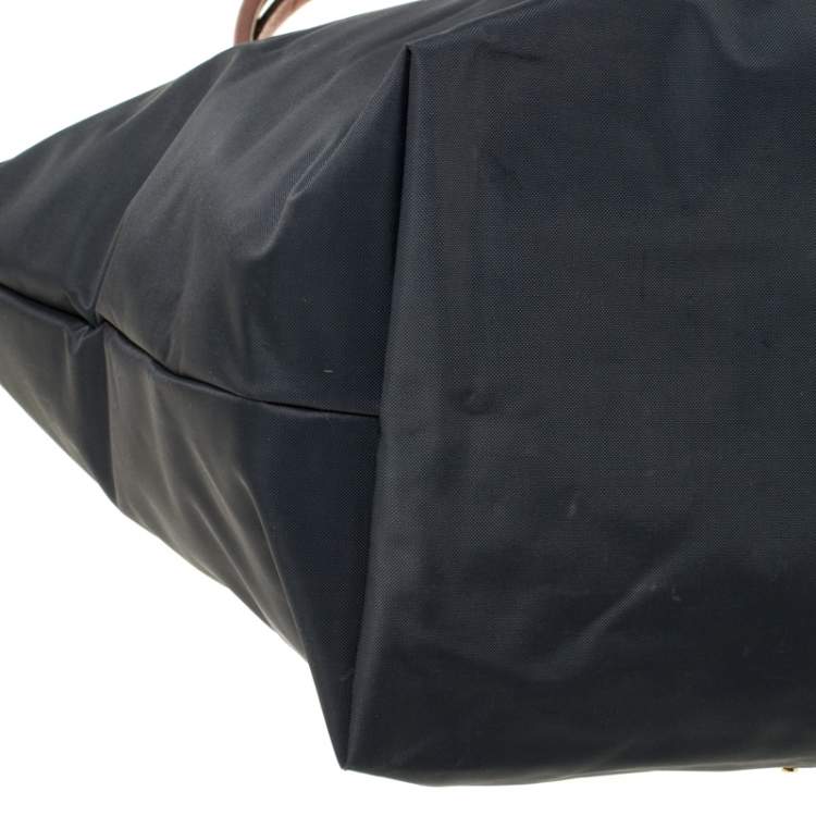 مملوكة مسبقًا Longchamp Dark Grey Nylon and Leather Medium Le Pliage Tote