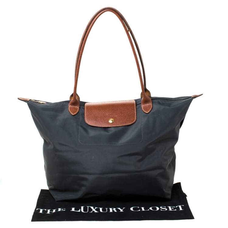 مملوكة مسبقًا Longchamp Dark Grey Nylon and Leather Medium Le Pliage Tote