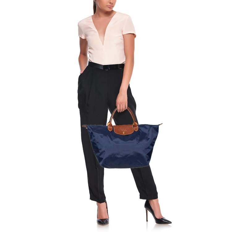 مملوكة مسبقًا Longchamp Navy Blue Nylon Le Pliage Tote