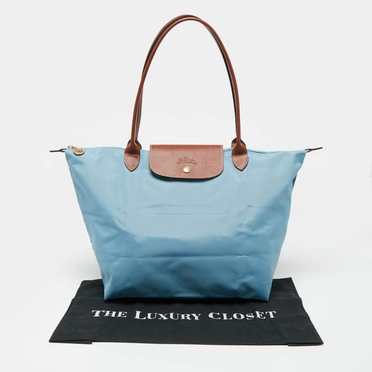 مملوكة مسبقًا Longchamp Blue Nylon and Leather Medium Le Pliage Tote