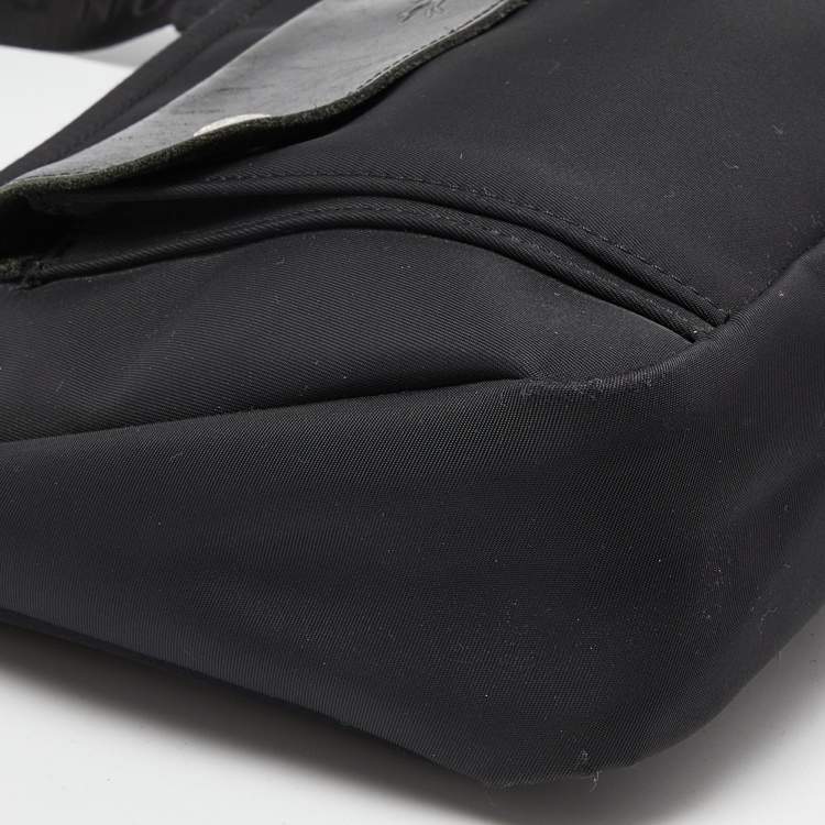 مملوكة مسبقًا Longchamp Black Nylon and Leather Messenger Bag