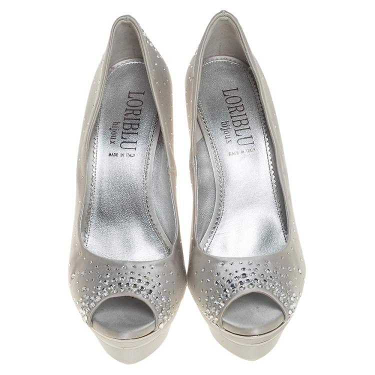Pre Owned Loriblu Silver Satin Crystal Embellished Peep Toe Platform Pumps Size 38