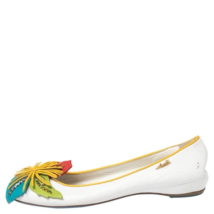 Pre Owned Loriblu White Leather Floral Embellished Ballet Flats Size 38