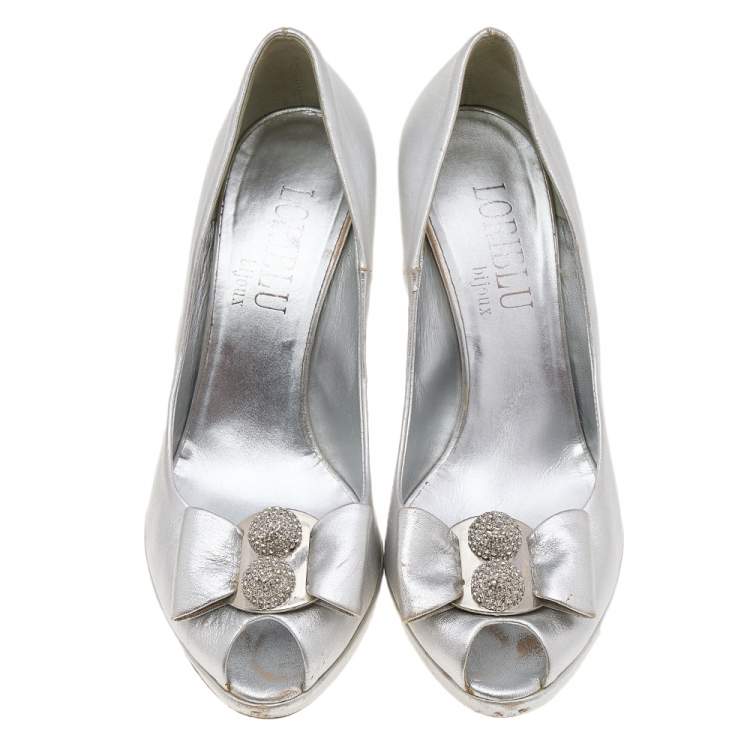Pre Owned Loriblu Silver Leather Embellished Bow Peep Toe Pumps Size 37