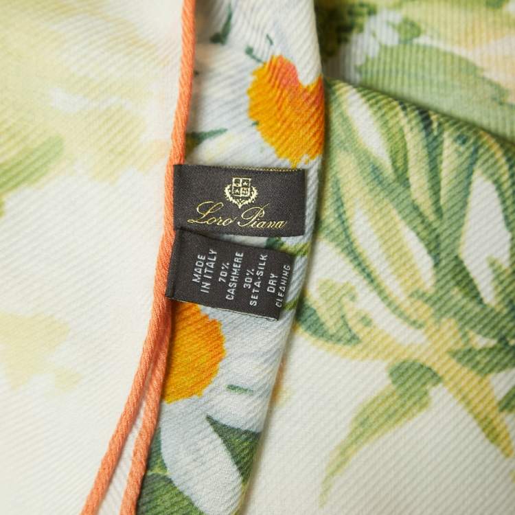 مملوكة مسبقًا Loro Piana Multicolor Floral Printed Cashmere & Silk Square Scarf