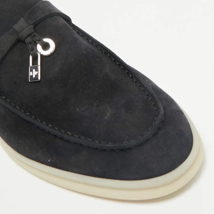 مملوكة مسبقًا Loro Piana Black Suede Summer Charms Walk Loafers Size 39