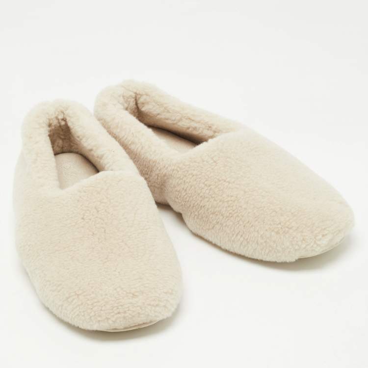 Pre Owned Loro Piana Beige Faux Shearling Fur Wintercozy Slip On Flats Size 39