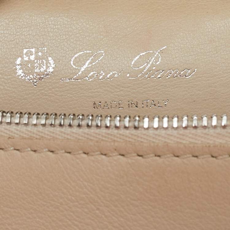 Pre Owned Loro Piana Ivory Leather and Shearling Fur Extra Pocket L19 Pouch