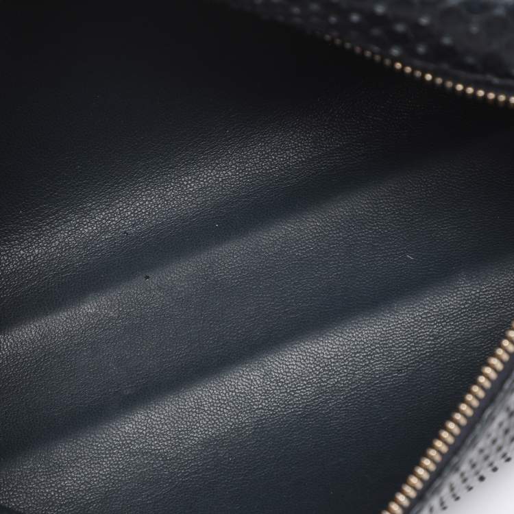 مملوكة مسبقًا Loro Piana Dark Navy Blue Python Zip L19 Pouch