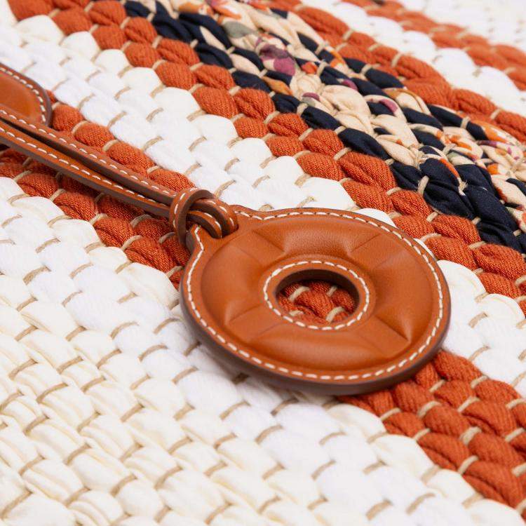 مملوكة مسبقًا Loro Piana Beige Brown Crochet Wool and Silk Blossom Tote