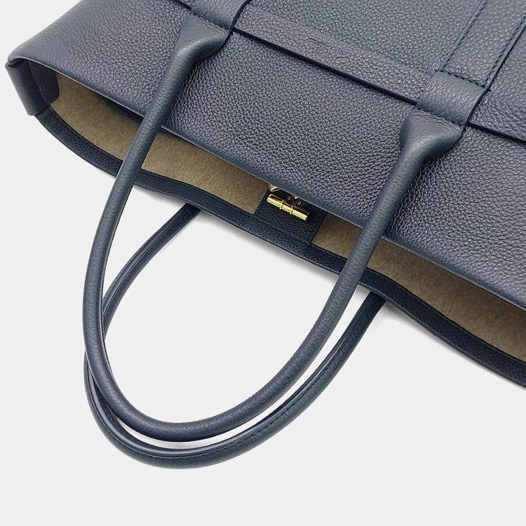 مملوكة مسبقًا Loro Piana Blue Leather Giera Small Shopper Bag