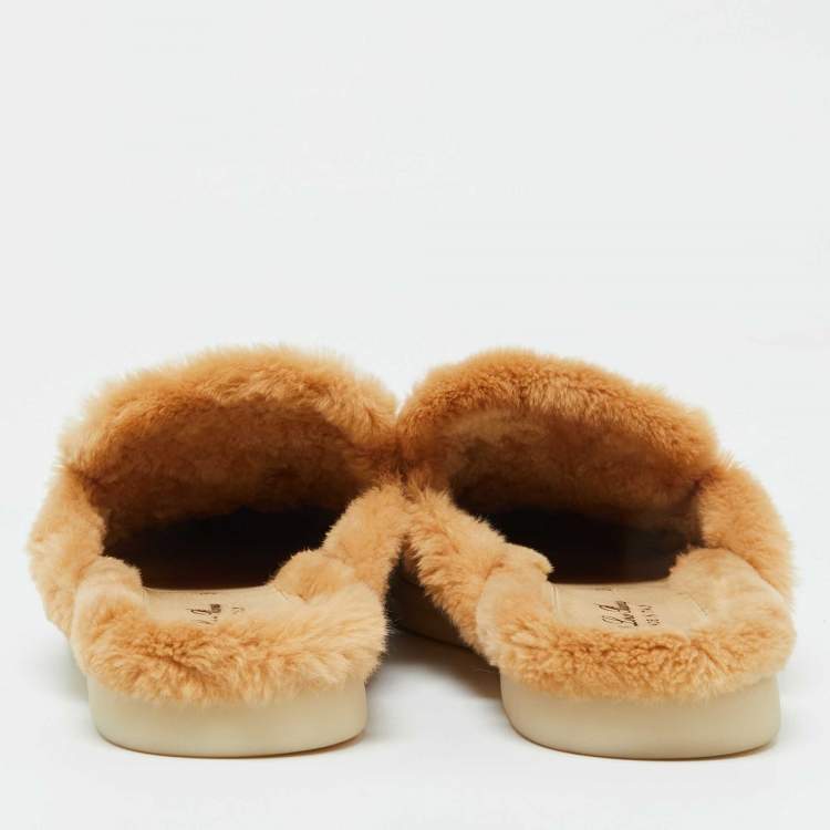 Pre Owned Loro Piana Beige Suede Fur Babouche Charms Walk Mules Size 38.5