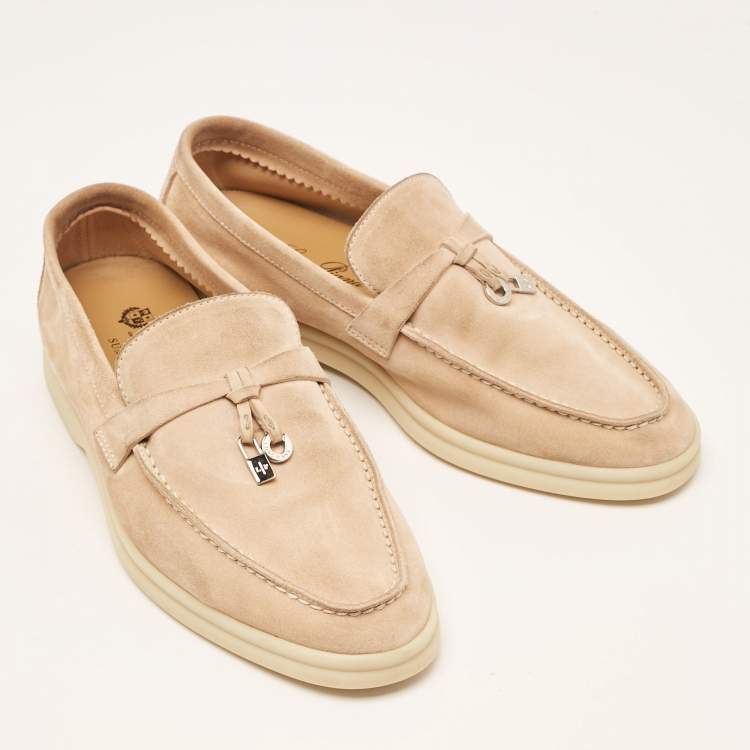 مملوكة مسبقًا Loro Piana Beige Suede Summer Charms Walk Loafers Size 35