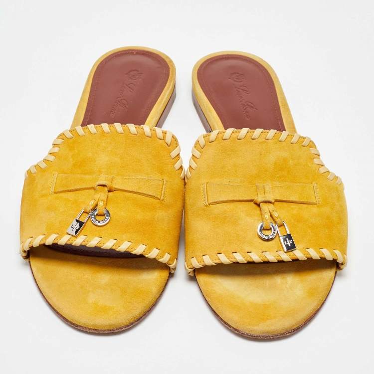 مملوكة مسبقًا Loro Piana Yellow Suede Summer Charms Flat Slide Sandals Size 38.5