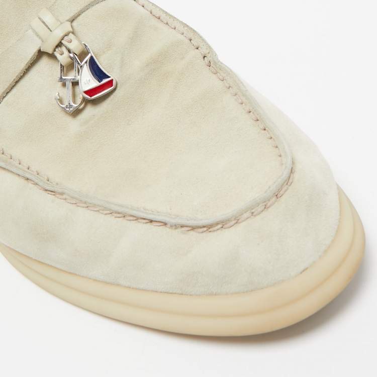 مملوكة مسبقًا Loro Piana Grey Suede Babouche Charms Walk Mules Size 40