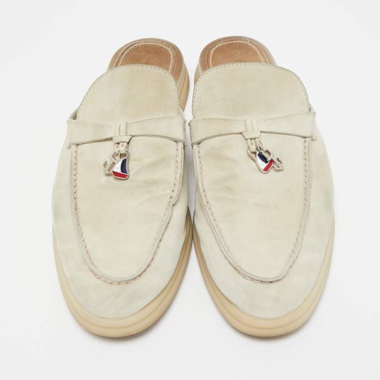 مملوكة مسبقًا Loro Piana Grey Suede Babouche Charms Walk Mules Size 40