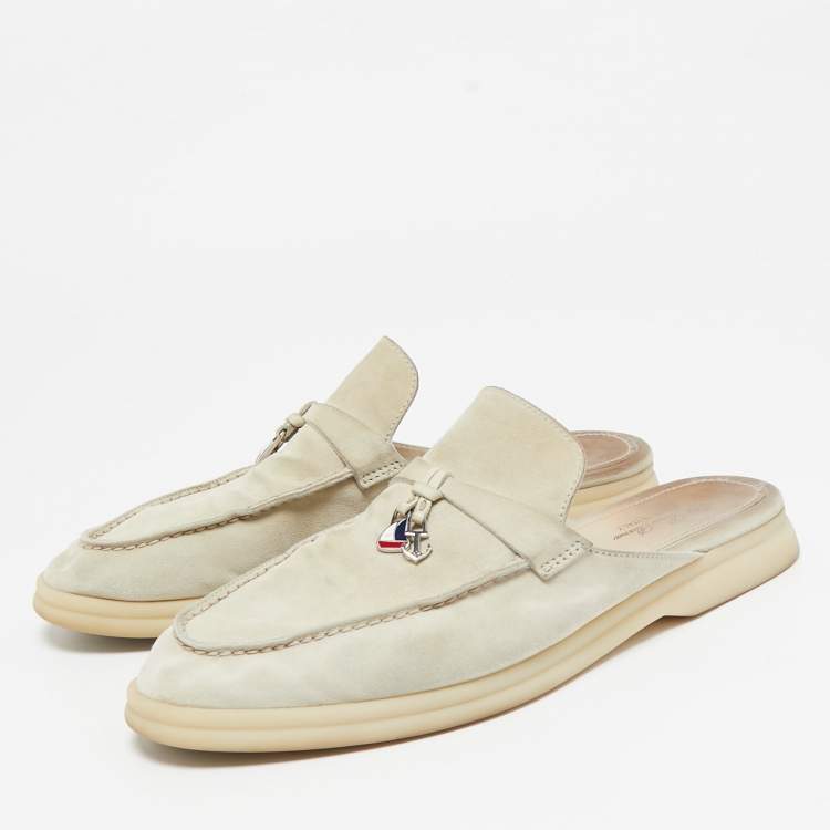 مملوكة مسبقًا Loro Piana Grey Suede Babouche Charms Walk Mules Size 40