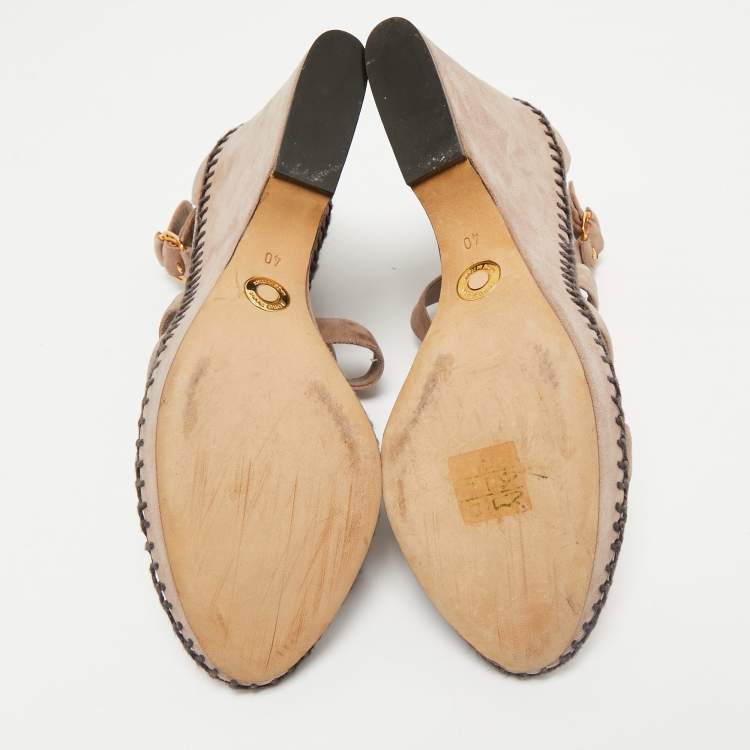 مملوكة مسبقًا Loro Piana Beige Suede Wedge Sandals Size 40