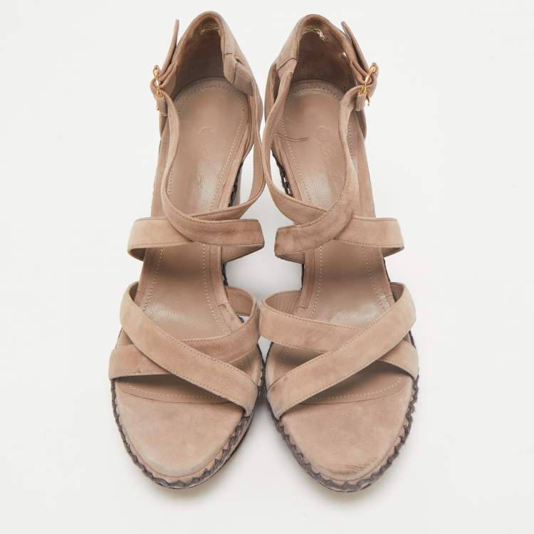 مملوكة مسبقًا Loro Piana Beige Suede Wedge Sandals Size 40