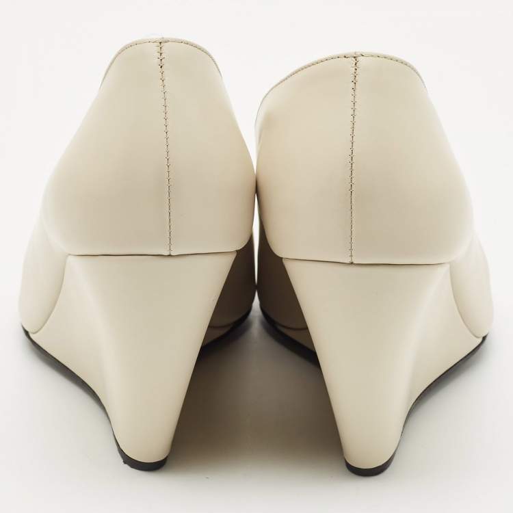 Pre Owned Loro Piana Cream Leather Wedge Pumps Size 41
