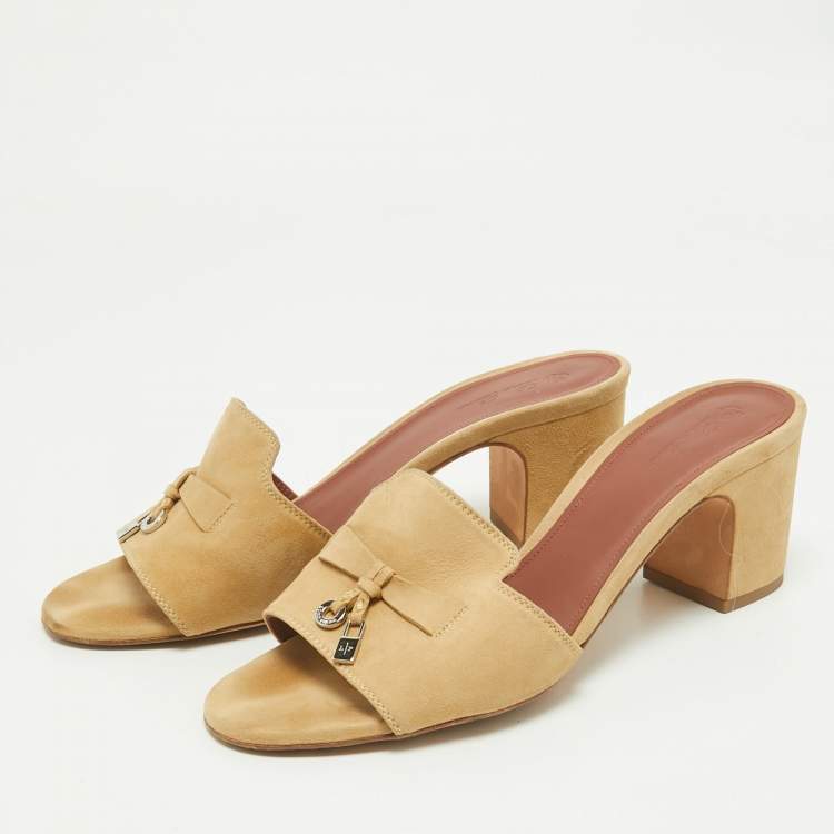 Pre Owned Loro Piana Beige Suede Summer Charms Slide Sandals Size 39.5