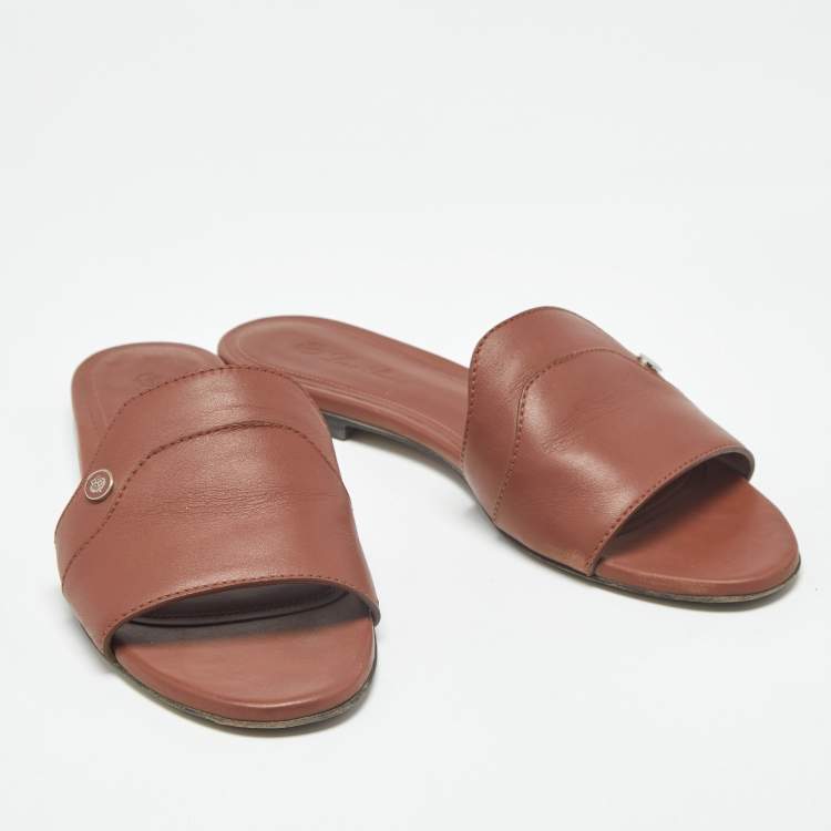 مملوكة مسبقًا Loro Piana Summer Charms Size 38 Brown Leather Flat Slides 
