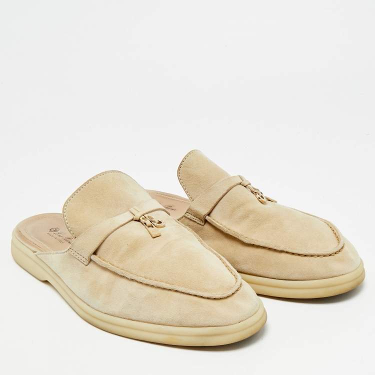 مملوكة مسبقًا Loro Piana Babouche Charms Walk Size 42 Beige Suede Flat Mules