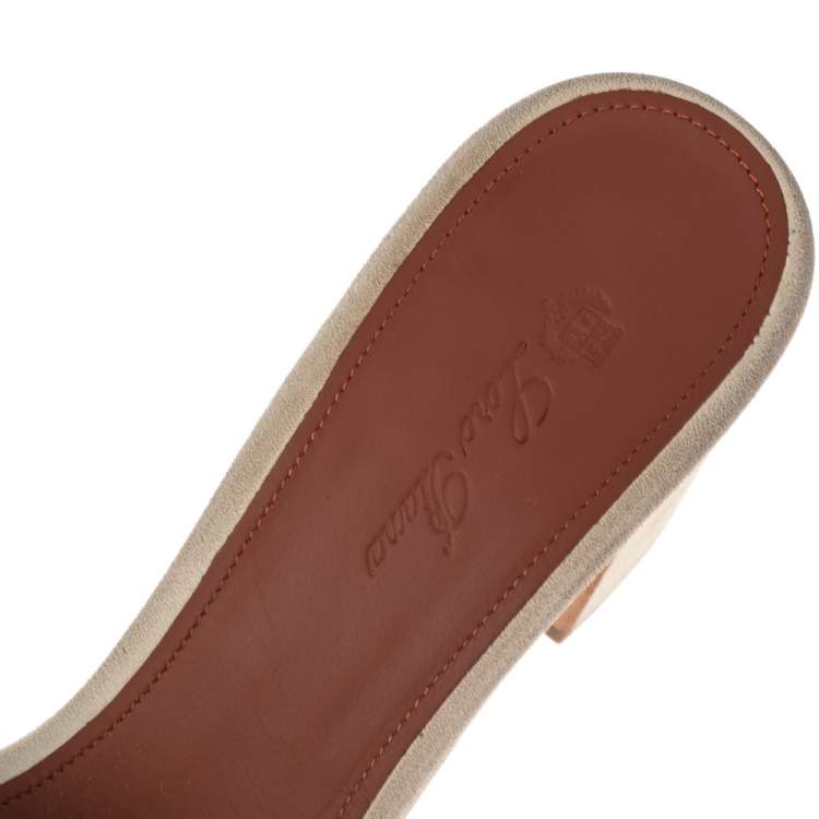 مملوكة مسبقًا Loro Piana Grey Suede Charms Slide Sandals Size 38.5