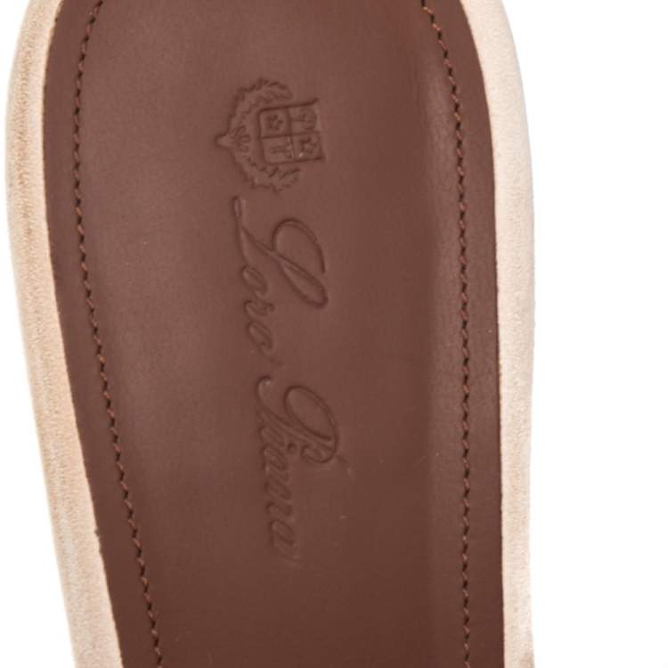 مملوكة مسبقًا Loro Piana Beige Suede Charms Slide Sandals Size 39